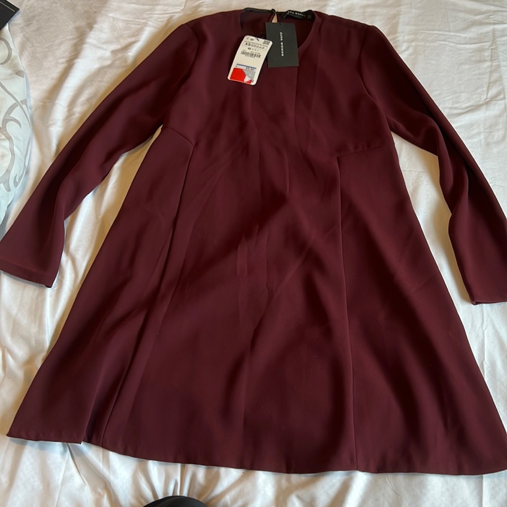 NWT Zara Short dress with long sleeves in burgundy size XS